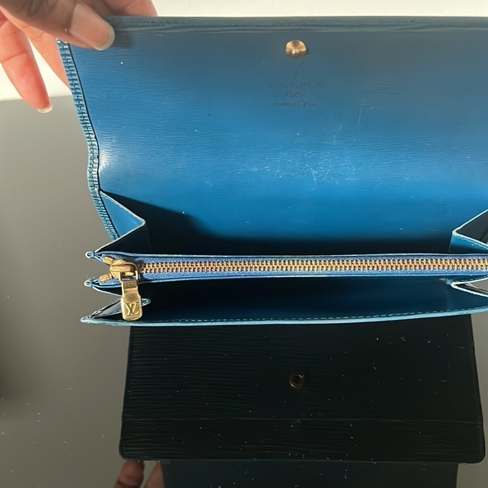 Louis Vuitton Epi Sarah wallet - Picture 5 of 8